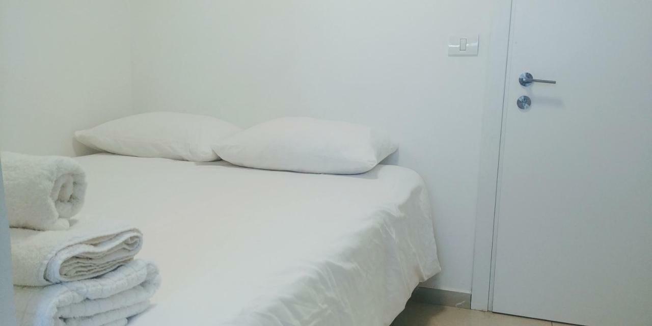 Dizengoff Penthouse Boutique Hostel Тел Авив Стая снимка
